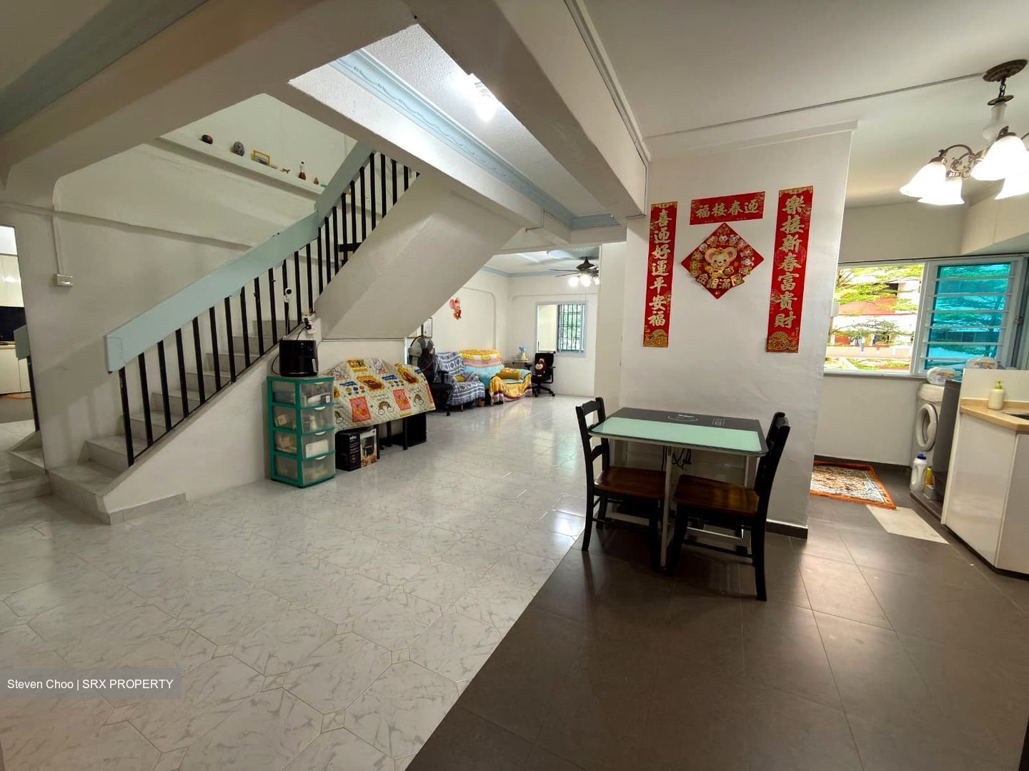 Blk 549 Jurong West Street 42 (Jurong West), HDB Executive #628443501